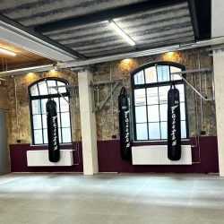 Sandsäcke im lila Gym